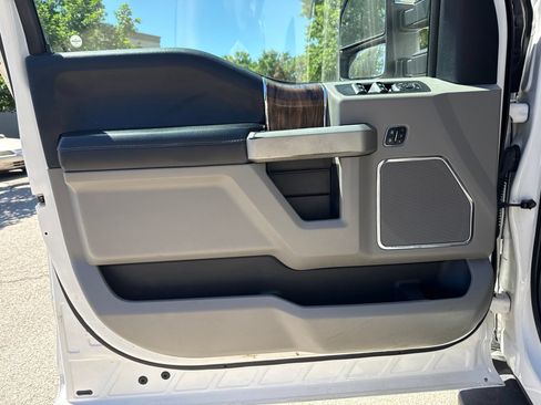 Used 2018 Ford F150 Lariat w/ Equipment Group 502A Luxury AWD/4WD image 10