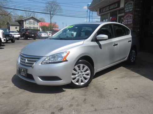 Used 2015 Nissan Sentra SV FWD image 22