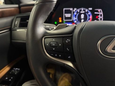 Used 2023 Lexus ES 350 w/ Premium Package image 27