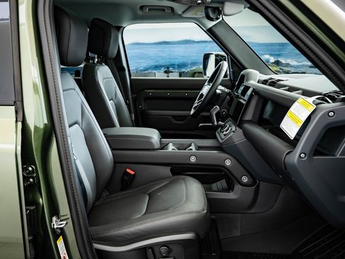 New 2026 Land Rover Defender 110 X-Dynamic SE image 21