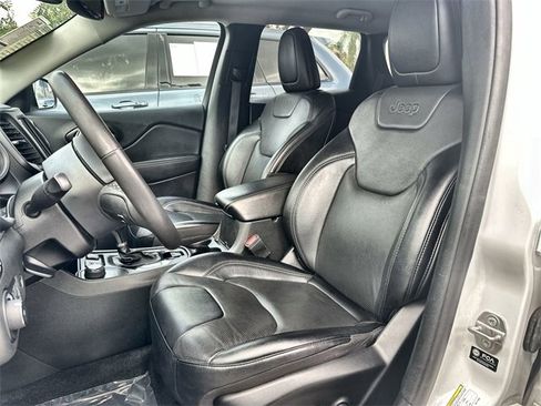 Used 2023 Jeep Cherokee Altitude Lux image 13