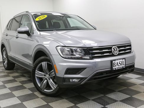 Used 2020 Volkswagen Tiguan SEL AWD/4WD image 2