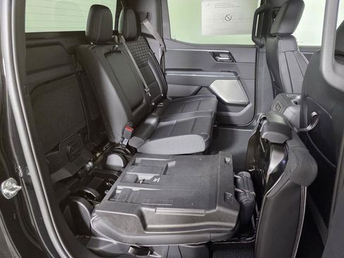 Used 2025 GMC Sierra EV Denali image 25