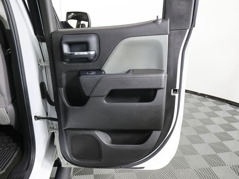 Used 2018 Chevrolet Silverado 1500 Custom image 21