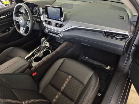 Used 2025 Nissan Altima 2.5 SR FWD image 31