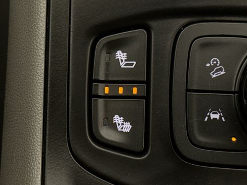 Used 2023 GMC Terrain SLE w/ Driver Convenience Package image 18