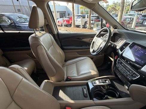 Used 2017 Honda Pilot Touring image 46