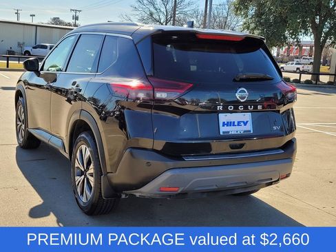 Used 2021 Nissan Rogue SV w/ Premium Package image 3