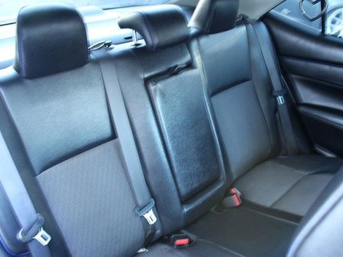 Used 2019 Toyota Corolla SE w/ Carpet Mat Package (TMS) image 17