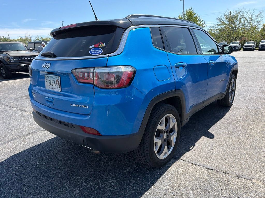 Used 2020 Jeep Compass Limited w/ Luxury Seat Group AWD/4WD image 3