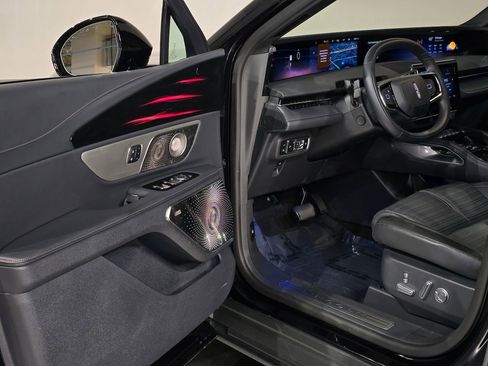 New 2024 Lincoln Nautilus Reserve w/ Equipment Group 203A image 16