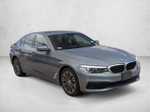 Used 2020 BMW 530i xDrive w/ Premium Package AWD/4WD image 3