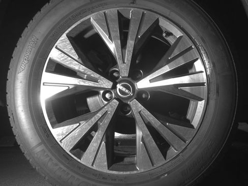 Used 2023 Nissan Rogue SV AWD/4WD image 15