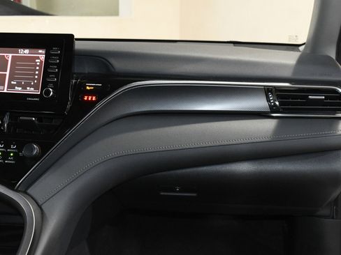 Used 2021 Toyota Camry LE image 24