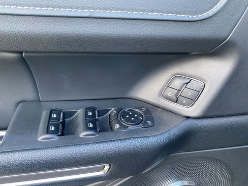 Used 2024 Ford Expedition Max XLT image 11