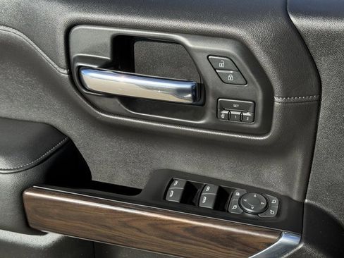 Used 2019 GMC Sierra 1500 SLT image 25