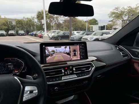 Certified 2025 BMW X4 xDrive30i image 30