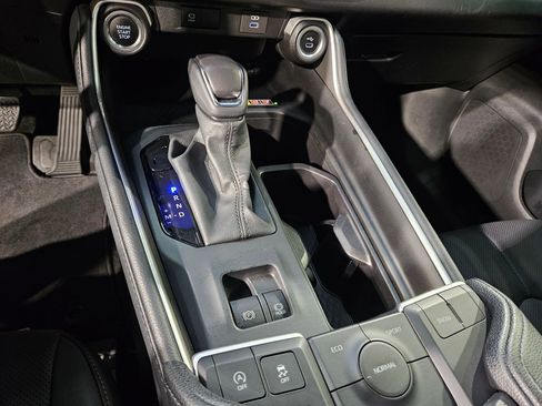 Certified 2025 Toyota Grand Highlander FWD image 32
