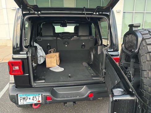Used 2019 Jeep Wrangler Unlimited Rubicon AWD/4WD image 7