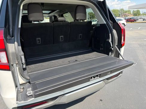 Used 2026 Ford Expedition Platinum w/ Platinum Ultimate Package AWD/4WD image 16