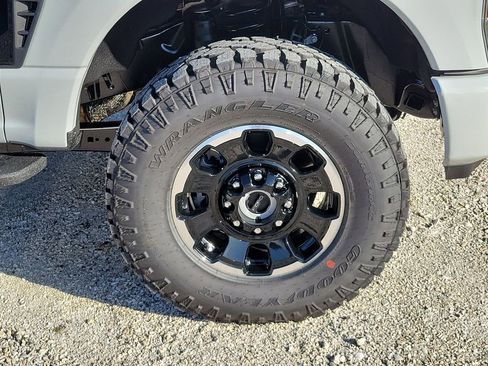 New 2026 Ford F250 XLT w/ XLT Premium Package image 7