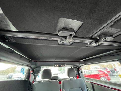 New 2025 Ford Bronco 2-Door image 17