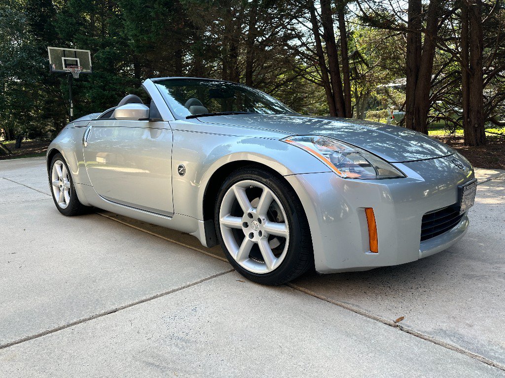 Used 2005 Nissan 350Z Touring RWD image 23