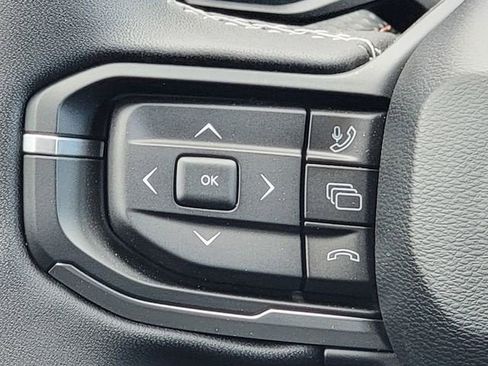 New 2026 Jeep Cherokee Overland image 32