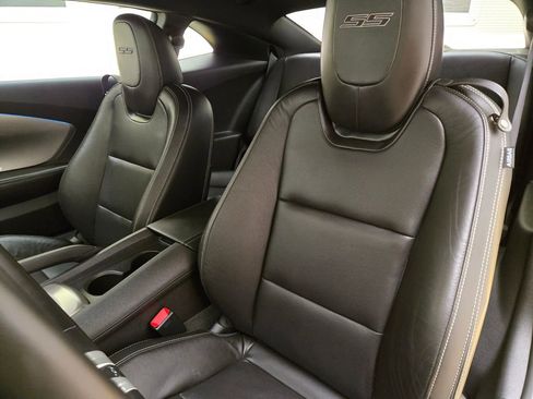 Used 2010 Chevrolet Camaro SS w/ RS Package image 28