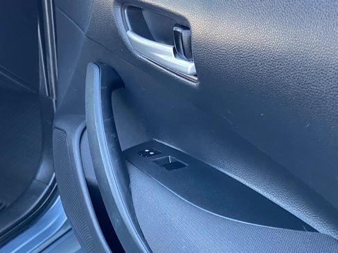 Used 2020 Toyota Corolla LE FWD image 29