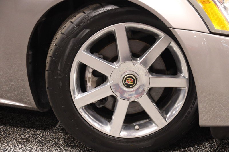 Used 2005 Cadillac XLR RWD image 4
