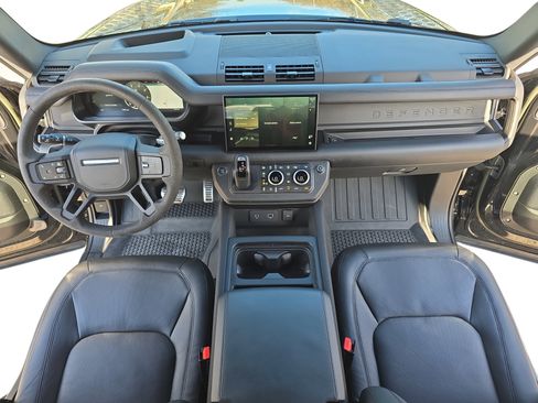 Certified 2024 Land Rover Defender 110 V8 image 9