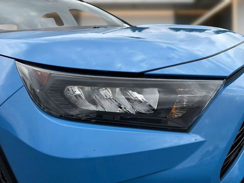 Used 2021 Toyota RAV4 LE FWD image 10