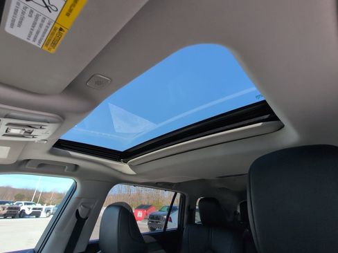 Used 2023 Toyota Highlander XLE image 26