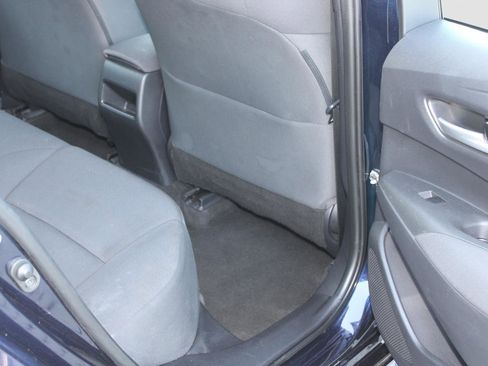 Used 2021 Toyota Corolla LE image 38