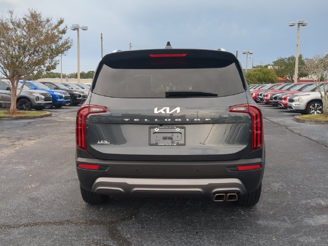 Used 2022 Kia Telluride EX w/ EX Premium Package FWD image 6