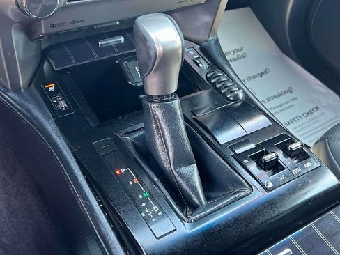 Used 2020 Lexus GX 460 Premium w/ Premium Package image 30