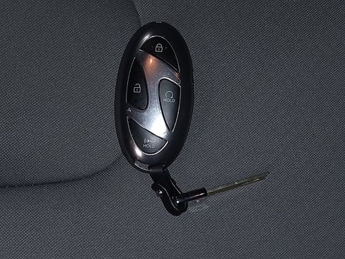 Used 2025 Hyundai Elantra SEL image 32