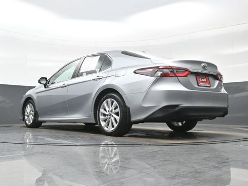 Used 2023 Toyota Camry LE image 27