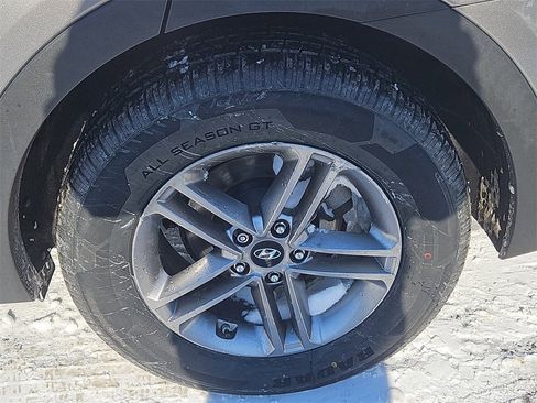 Used 2017 Hyundai Santa Fe Sport image 8