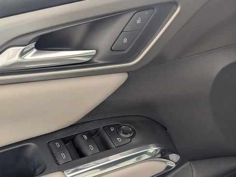 Used 2025 Chevrolet Traverse LT w/ Driver Confidence Package FWD image 11