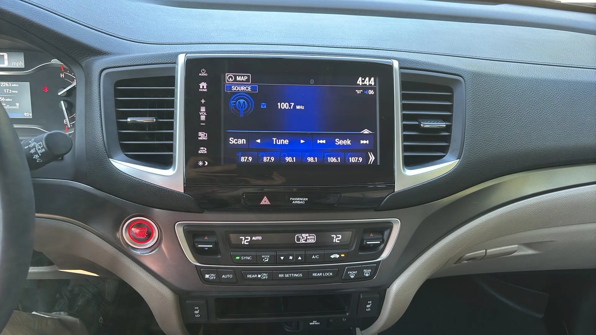 Used 2017 Honda Pilot EX-L image 10