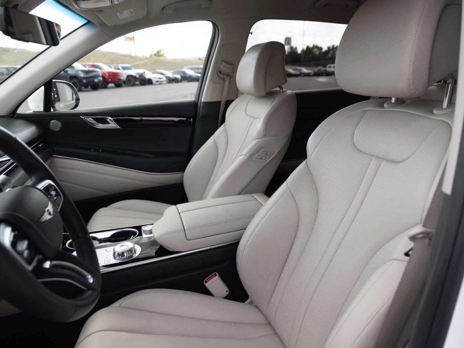 Used 2025 Genesis GV80 2.5T Standard AWD/4WD image 16