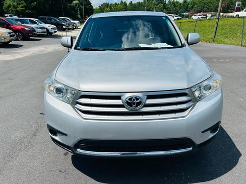 Used 2012 Toyota Highlander FWD image 8