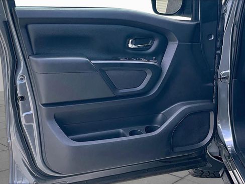 Used 2019 Nissan Titan SV w/ SV Convenience Package AWD/4WD image 21