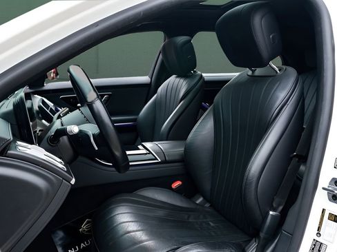 Used 2022 Mercedes-Benz S 500 4MATIC w/ AMG Line Package image 2