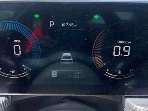 Used 2025 Hyundai Sonata SEL FWD image 9