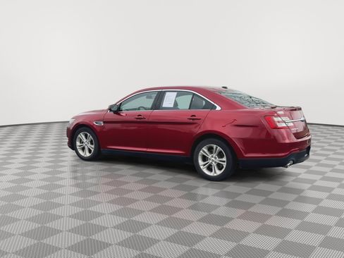 Used 2015 Ford Taurus SEL image 6