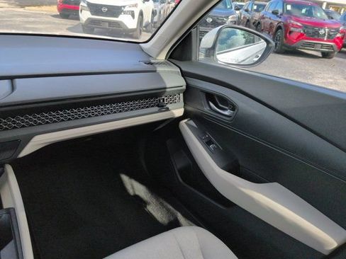 Used 2025 Honda Accord LX image 15