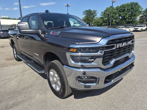 Used 2025 RAM 2500 Big Horn AWD/4WD image 1